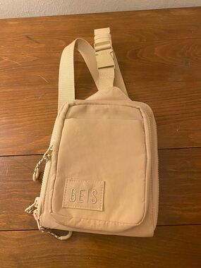 Women’s BÉIS Sports Sling Travel Crossbody Bag Beige